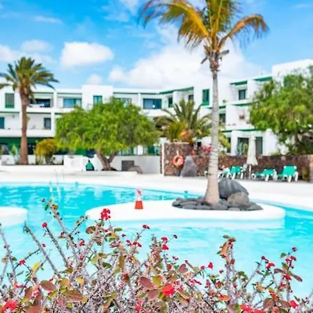 House Of The Horizon Playa Cucharas Vv Penthouse With Sea & Pool View Aircon Apartament Costa Teguise