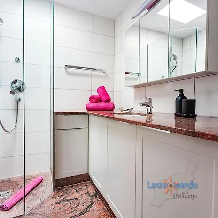 House Of The Horizon Playa Cucharas Vv Penthouse With Sea & Pool View Aircon شقة