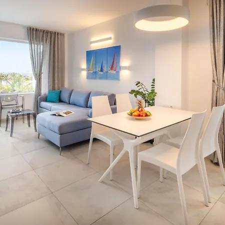 House Of The Horizon Playa Cucharas Vv Penthouse With Sea & Pool View Aircon شقة
